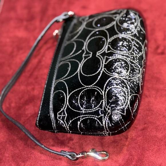Coach patent leather monogram Black Wristlet Bag - Picture 5 of 10